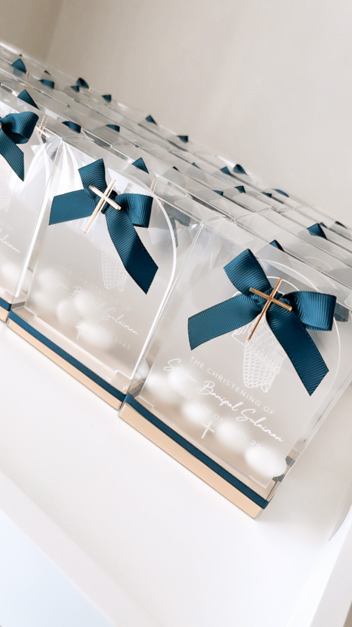 Acrylic Arch Stands - Favours